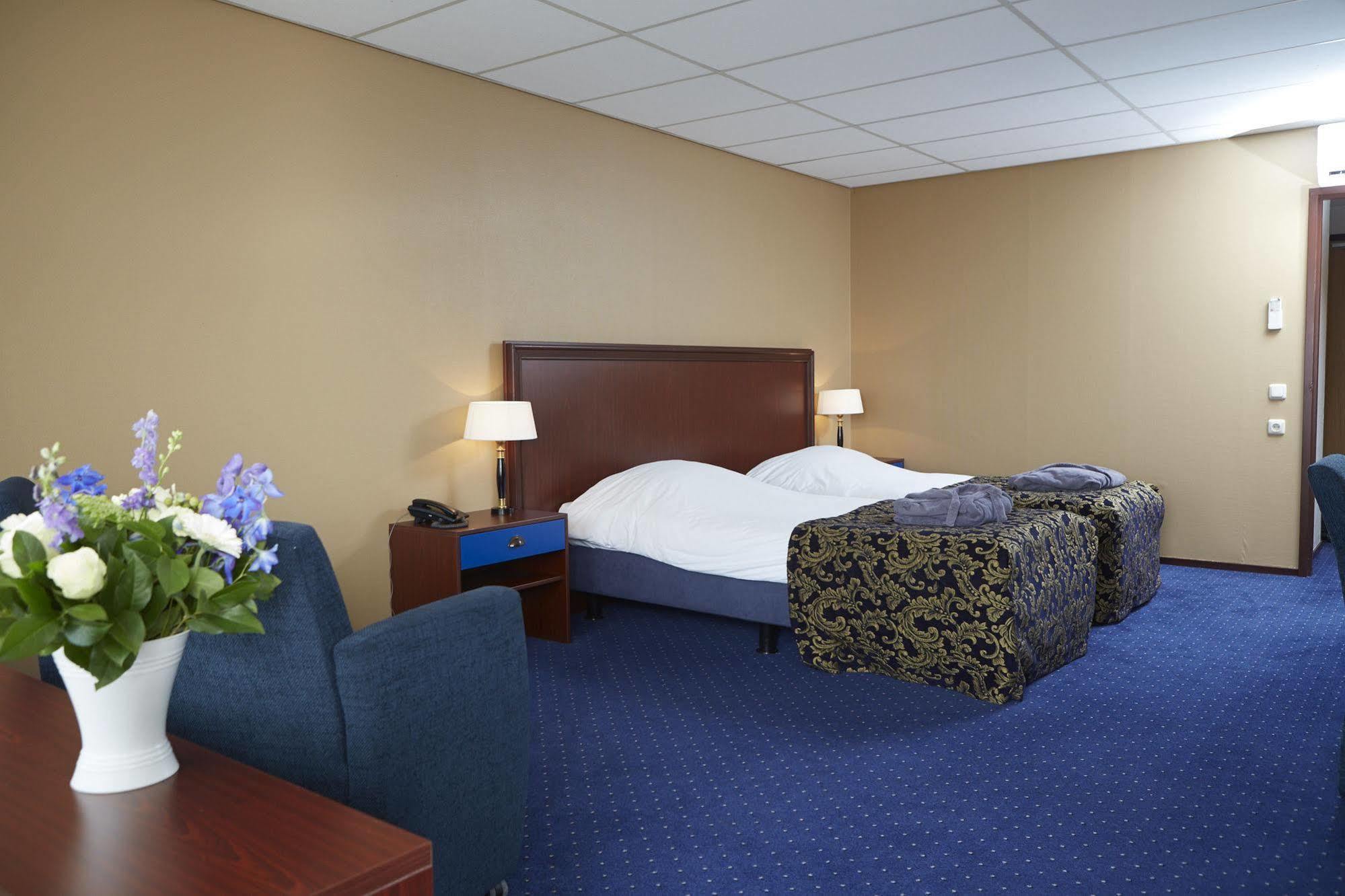 זווארטסלאוס Hotel Zwartewater מראה חיצוני תמונה